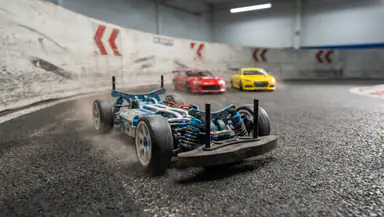 Mini Car Racing: Schnelle Rennen, aber nur eine kleine Gemeinschaft