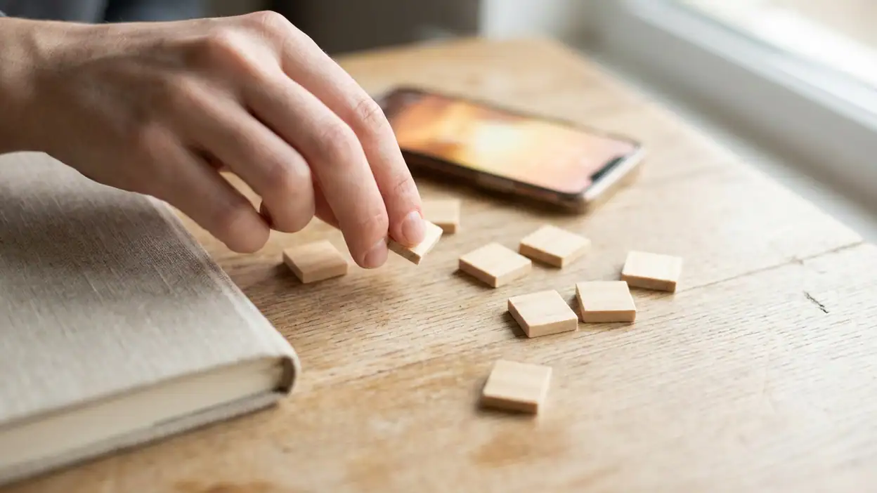Words Of Wonders: Mots Croisés, le jeu de lettres qui transforme cinq minutes en rituel