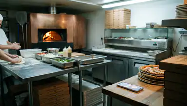 Pizza Ready! świetnie prowadzi przez rytm decyzji, ale gubi orientację